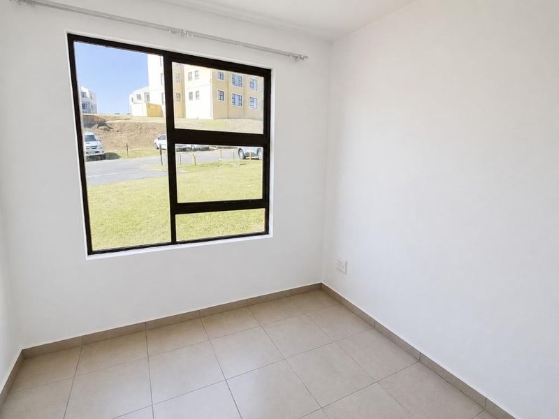 Bright two-bedroom flat in Sohco Village, Amalinda - Photo 6