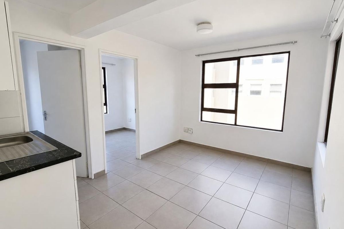 Bright two-bedroom flat in Sohco Village, Amalinda - Photo 2