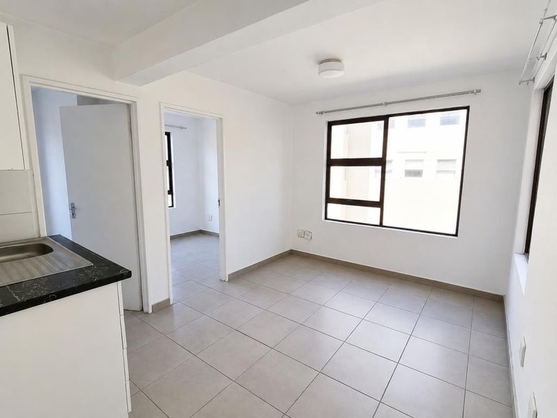 Bright two-bedroom flat in Sohco Village, Amalinda - Photo 2