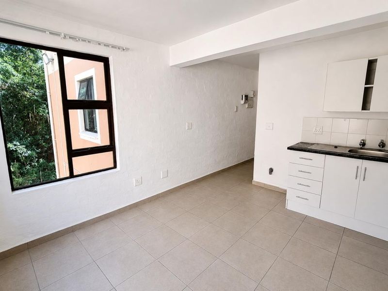 Bright two-bedroom flat in Sohco Village, Amalinda - Photo 5