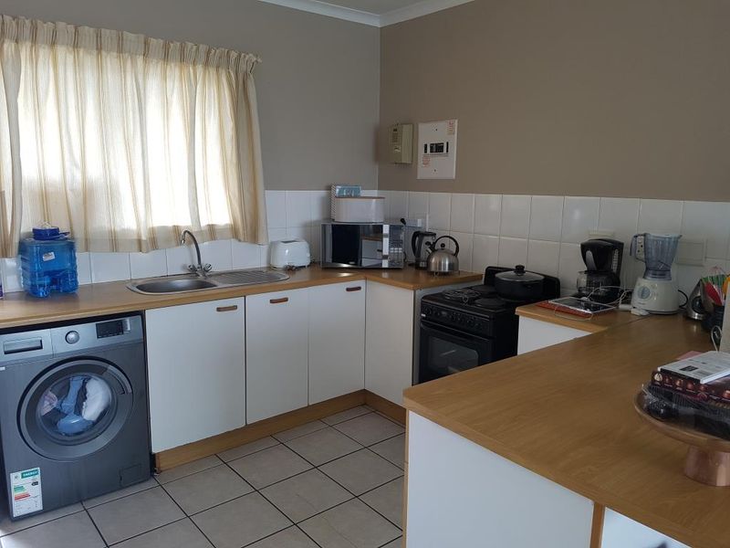 Cozy 1 Bedroom Townhouse For Rent in Palm Grove, Gonubie - Photo 2