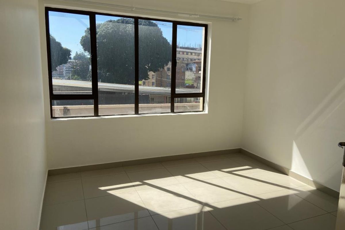 Property in Sydenham for you with parking  - Photo 5