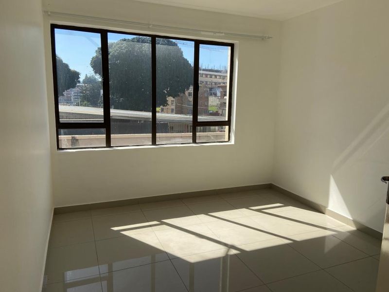 Property in Sydenham for you with parking  - Photo 5