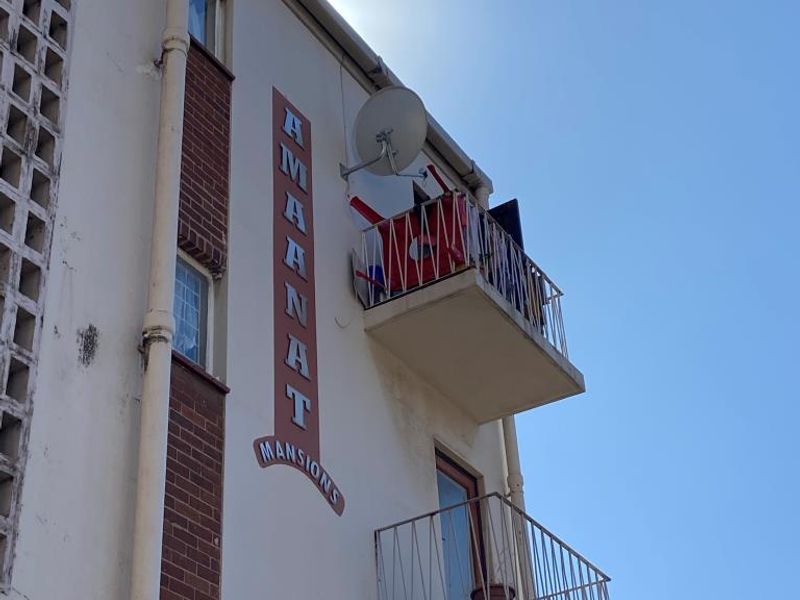 Property in Sydenham for you with parking  - Photo 2