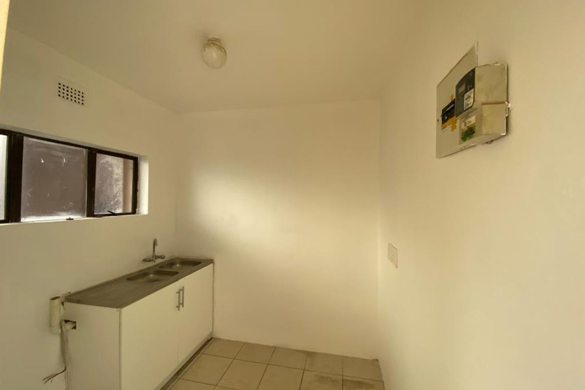 Property in Sydenham for you with parking  - Photo 3