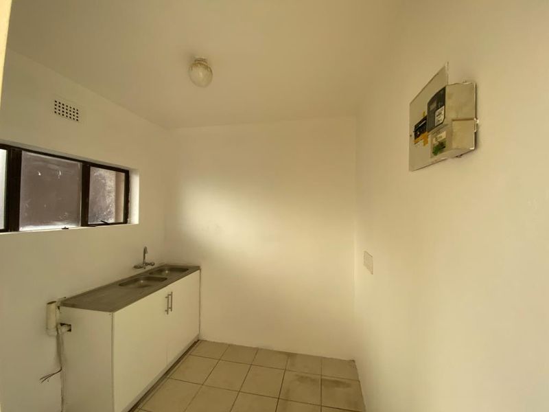 Property in Sydenham for you with parking  - Photo 3