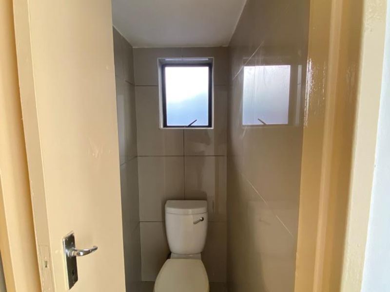 Property in Sydenham for you with parking  - Photo 8