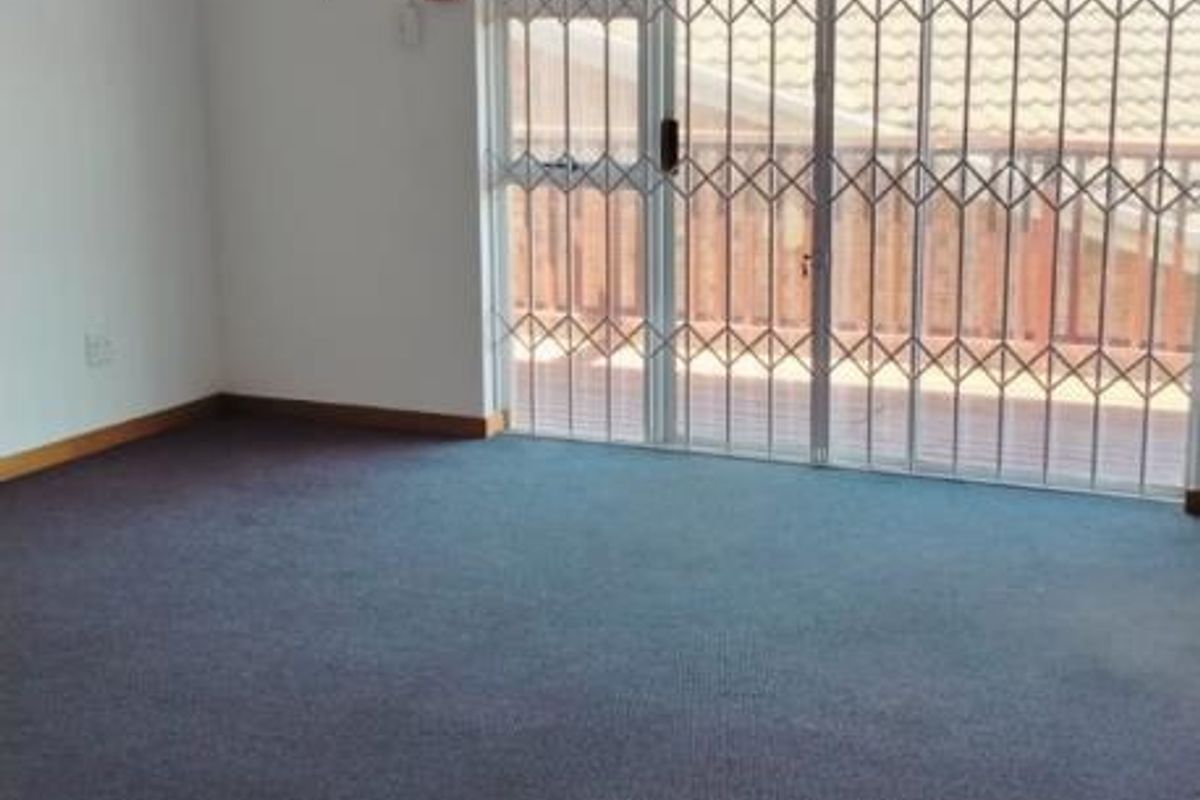 Office Space For Rent in Schwedhelm Centre, Gonubie - Photo 4