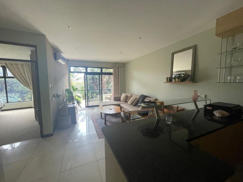 Well-maintained two-bedroom apartment in Furstenburg Grand, Nahoon - Photo 2