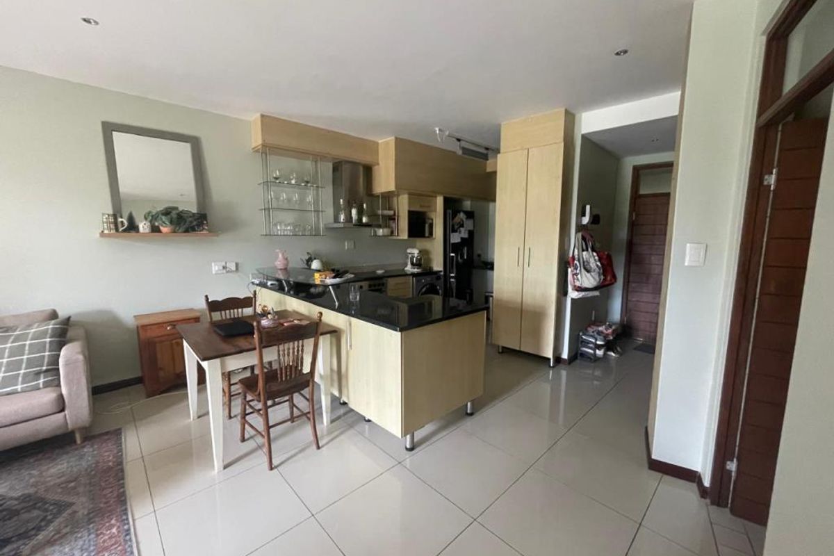 Well-maintained two-bedroom apartment in Furstenburg Grand, Nahoon - Photo 3