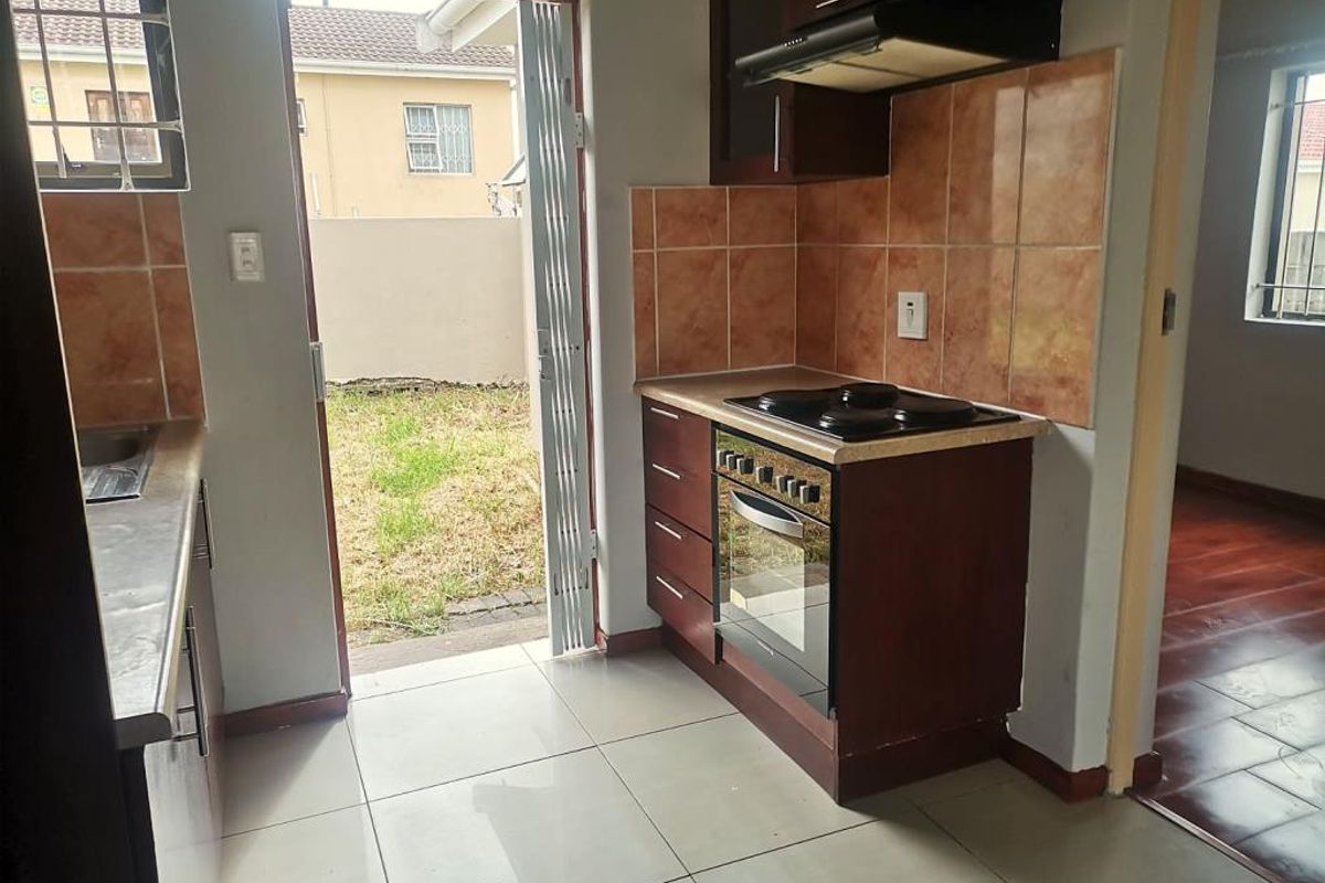 Spacious 3 Bedroom House in Dante Street, Haven Hills |On sales market |Single Garage - Photo 4