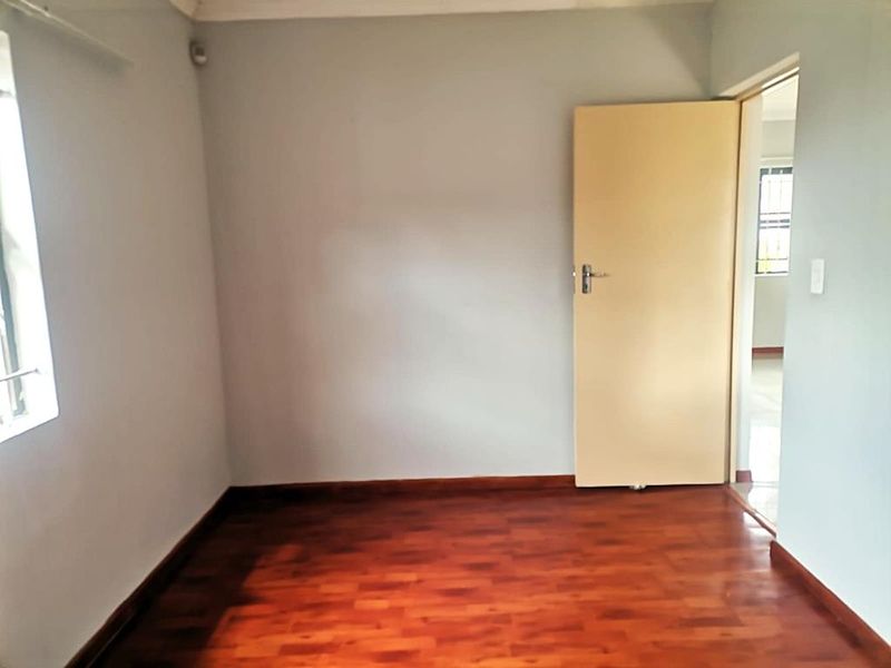 Spacious 3 Bedroom House in Dante Street, Haven Hills |On sales market |Single Garage - Photo 7