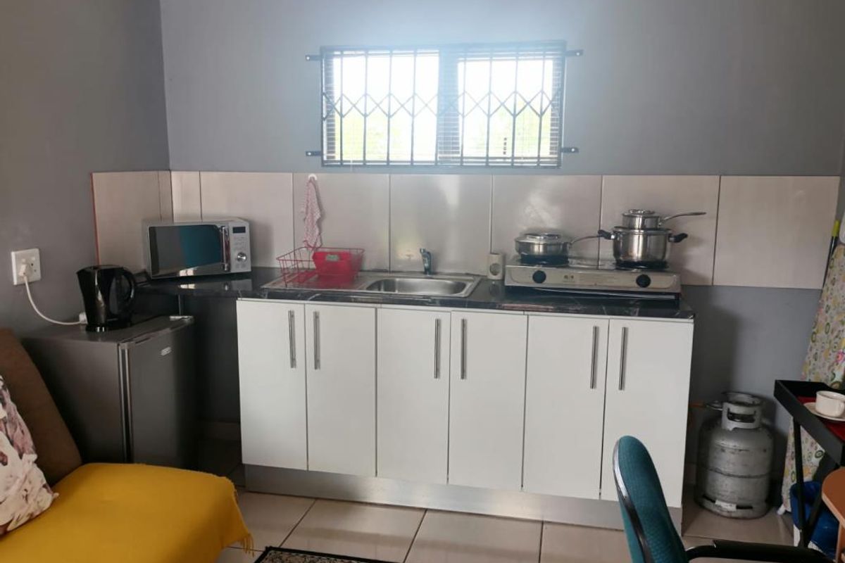Beautiful two-bedroom flat in Finch Crescent, Gonubie - Photo 4