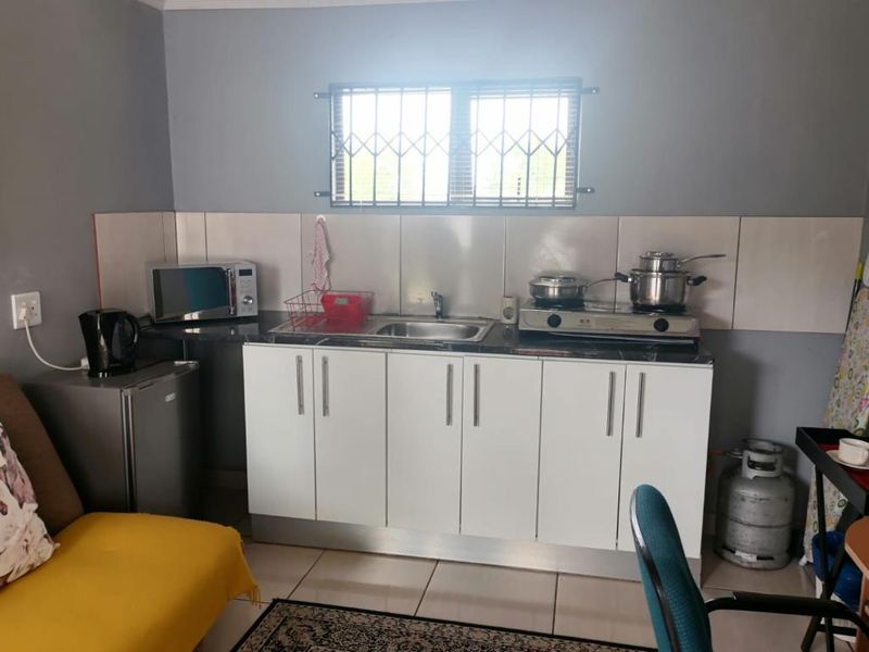 Beautiful two-bedroom flat in Finch Crescent, Gonubie - Photo 4