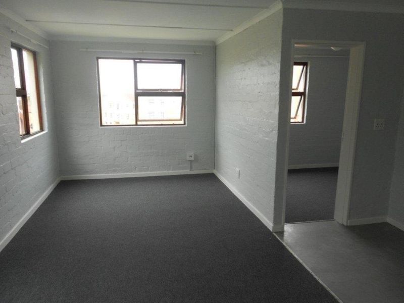 Secure three-bedrrom flats in Sohco Village, Amalinda - Photo 7