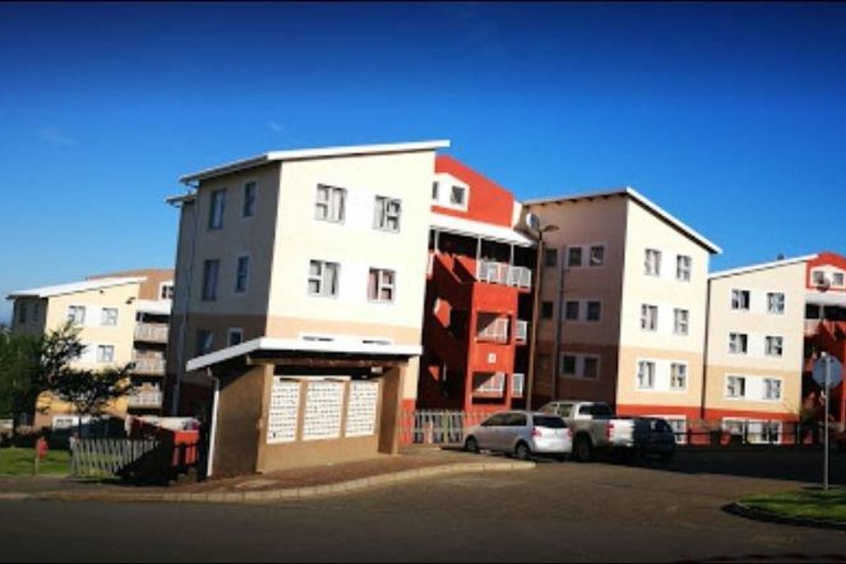 Ideally-situated bachelor flats in Emerald Sky, Amalinda - Photo 3