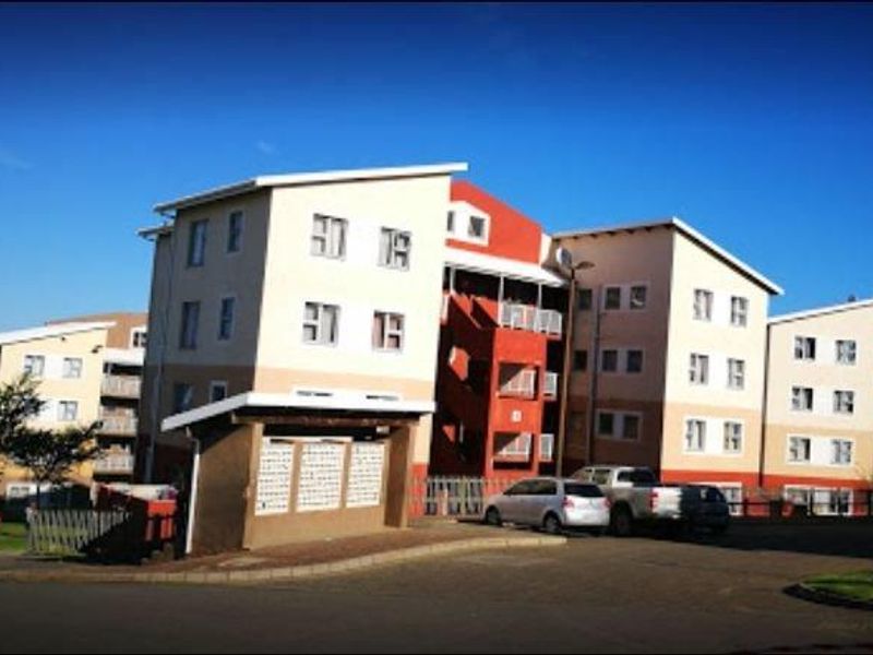 Ideally-situated bachelor flats in Emerald Sky, Amalinda - Photo 3