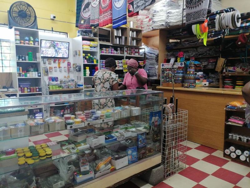 Prime Retail Space in Milner - High Visibility & Secure! - Photo 10