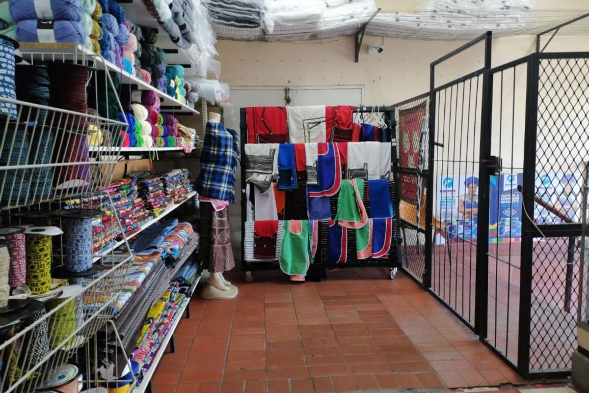 Prime Retail Space in Milner - High Visibility & Secure! - Photo 4