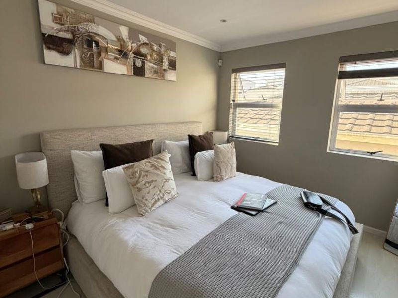 Well-maintained three-bedroom townhouse in Phezula Views, Nahoon Valley Park - Photo 10