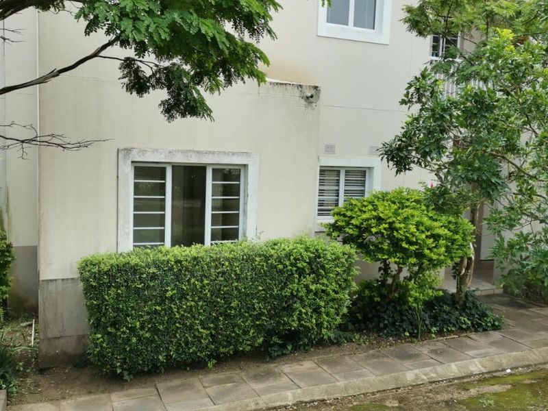 Modern Two-Bedroom Apartment in Coralwood, Beacon Bay - Photo 2