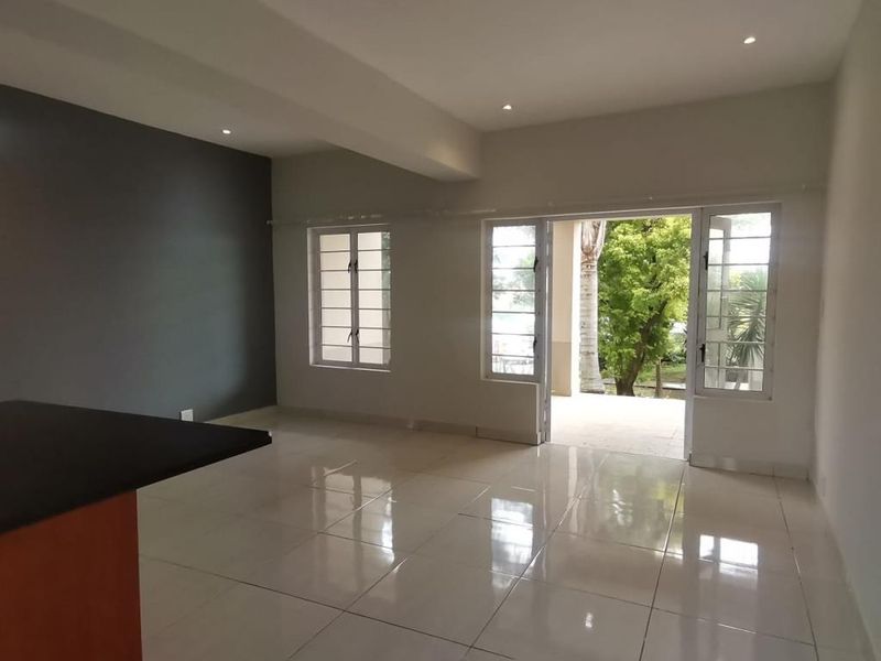 Modern Two-Bedroom Apartment in Coralwood, Beacon Bay - Photo 7