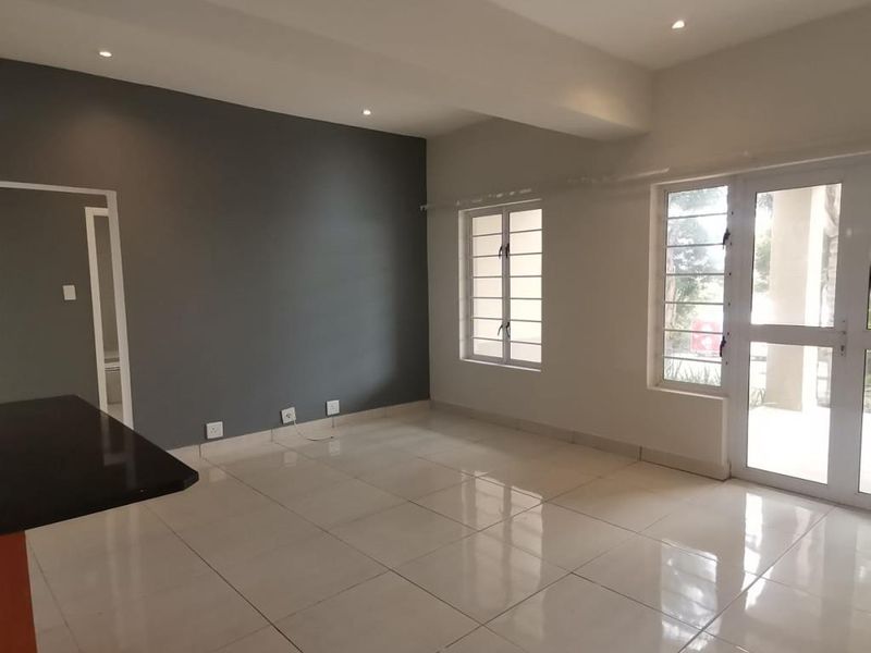 Modern Two-Bedroom Apartment in Coralwood, Beacon Bay - Photo 6