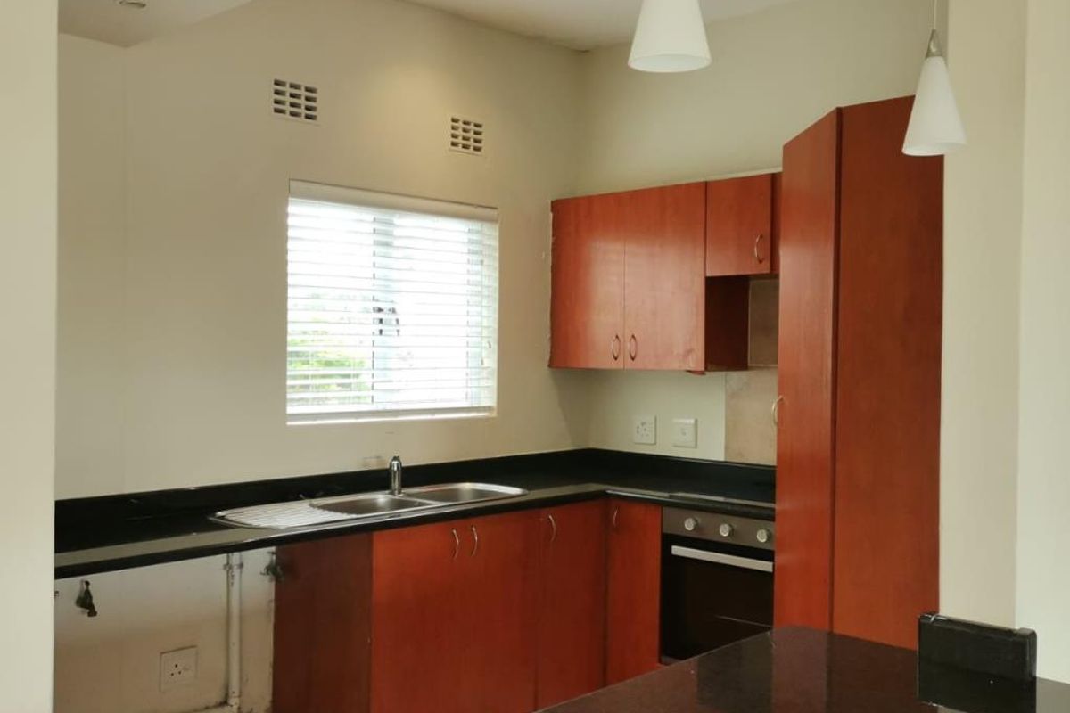 Modern Two-Bedroom Apartment in Coralwood, Beacon Bay - Photo 4