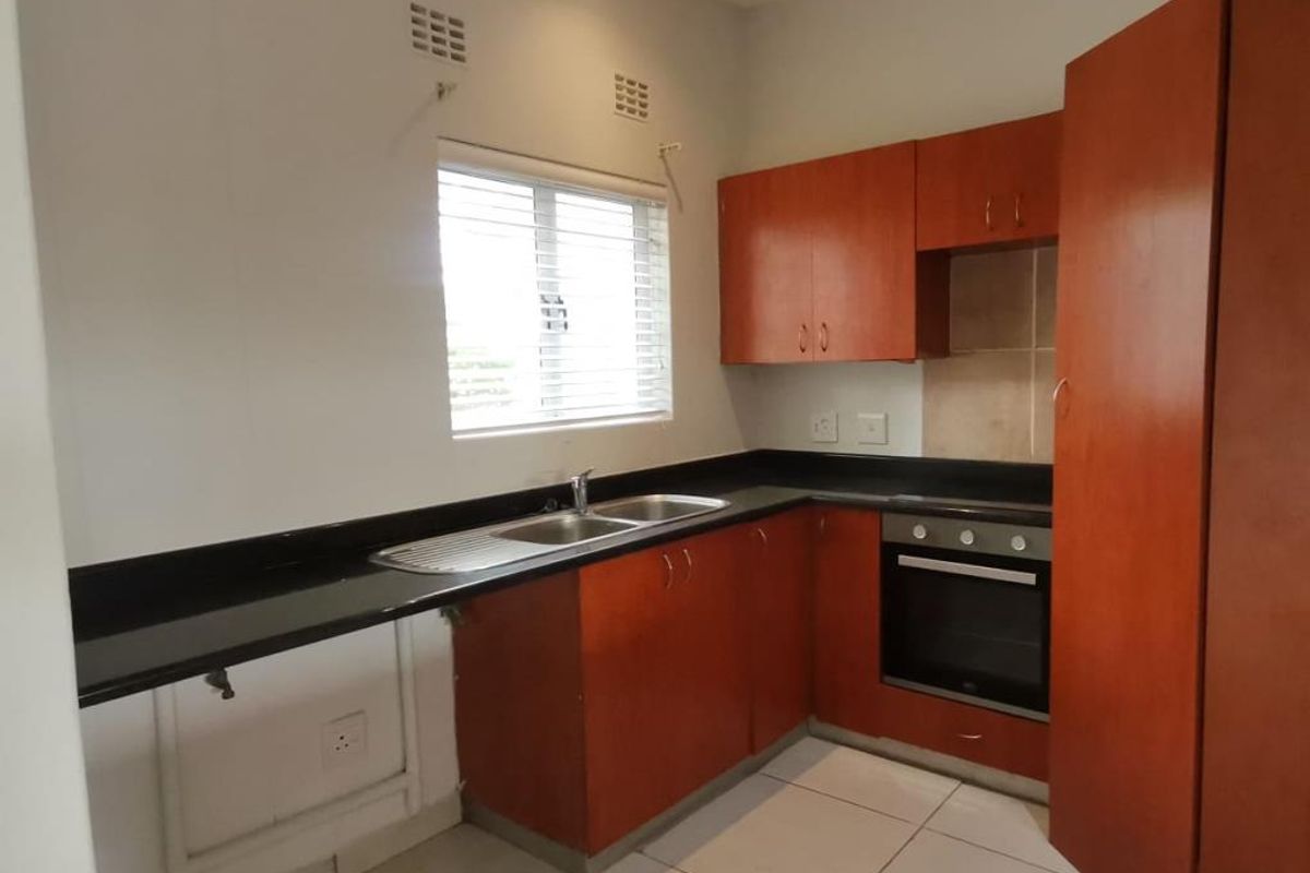 Modern Two-Bedroom Apartment in Coralwood, Beacon Bay - Photo 5