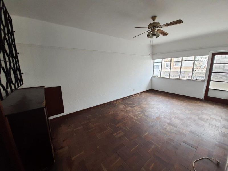 Centrally Located 1-Bedroom Flat for Rent - Southernwood - Photo 4