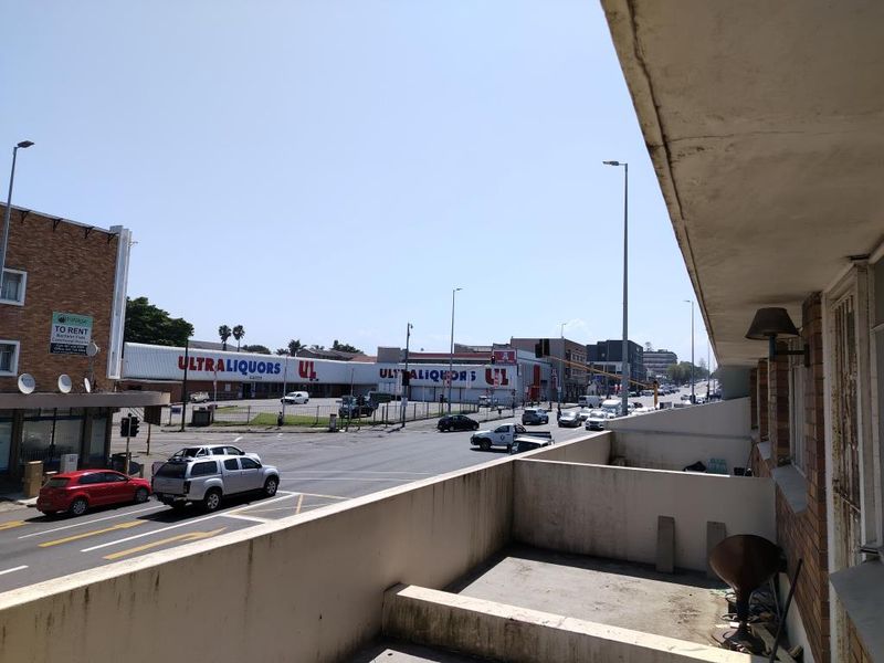 Centrally Located 1-Bedroom Flat for Rent - Southernwood - Photo 10