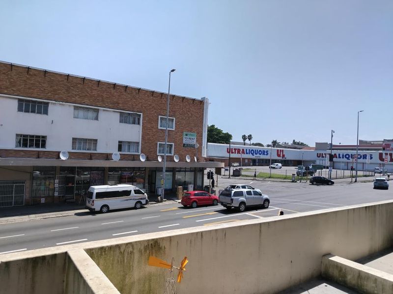 Centrally Located 1-Bedroom Flat for Rent - Southernwood - Photo 9