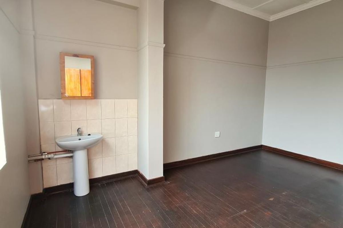 Spacious Room to Rent – Melanie Lodge, St Peters Road, Southernwood - Photo 3