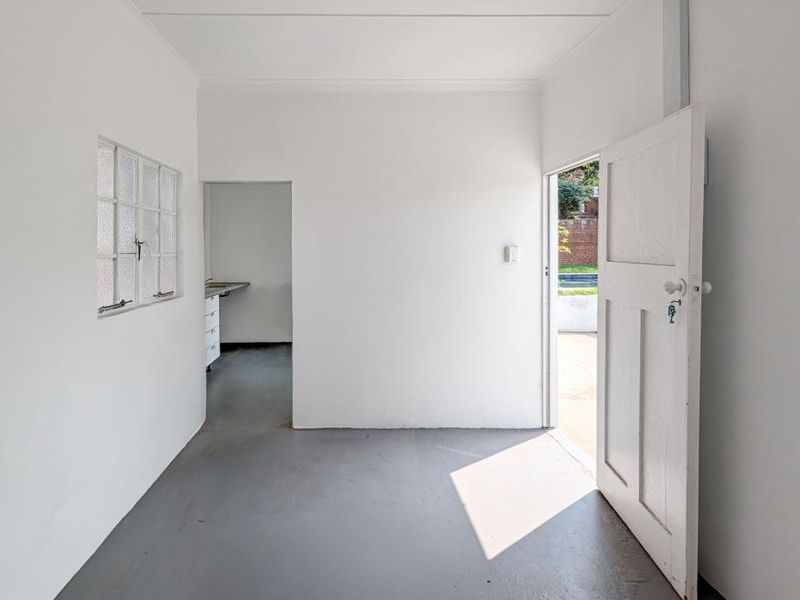 Stunning three bedroom home with pool and granny flats - Dont  delay viewing this one - Photo 9