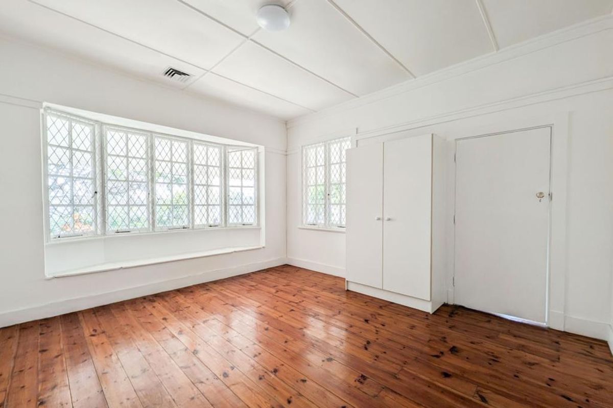 Stunning three bedroom home with pool and granny flats - Dont  delay viewing this one - Photo 5