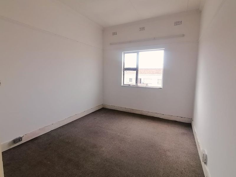 2BR Flat to Rent in Loanda Court, Quigney |Convenient |Secure  - Photo 7