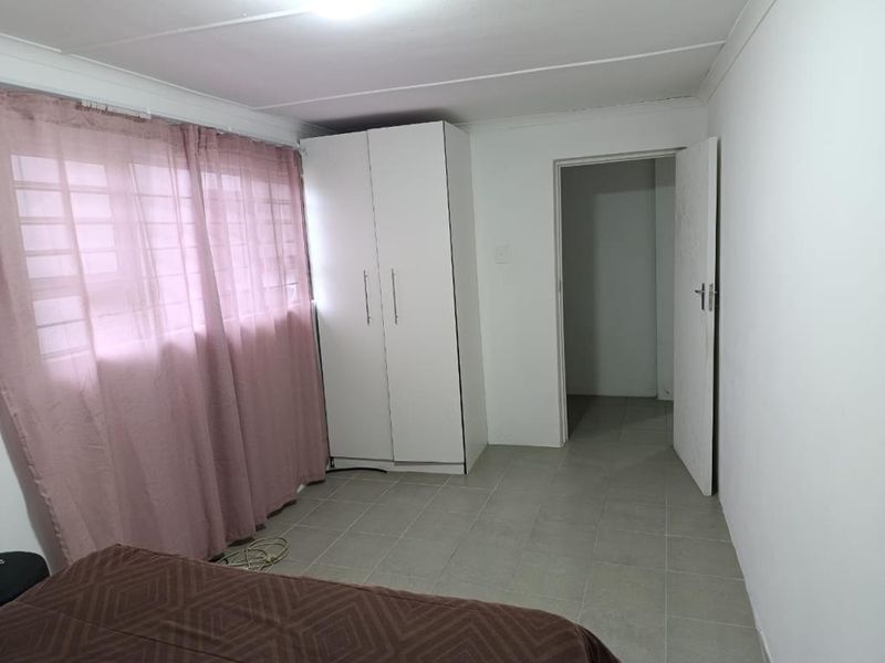 Spacious Two Bedroom Flat for Rent – Comfortable & Convenient Living! - Photo 4