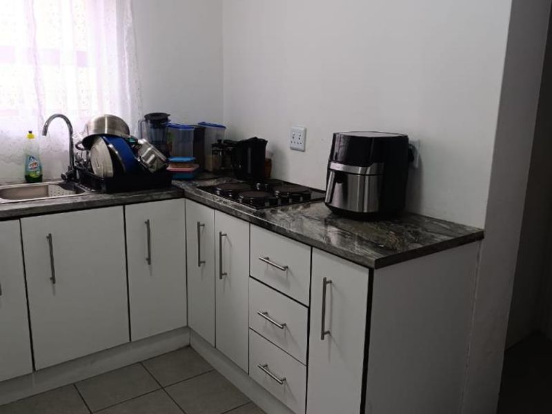 Spacious Two Bedroom Flat for Rent – Comfortable & Convenient Living! - Photo 2