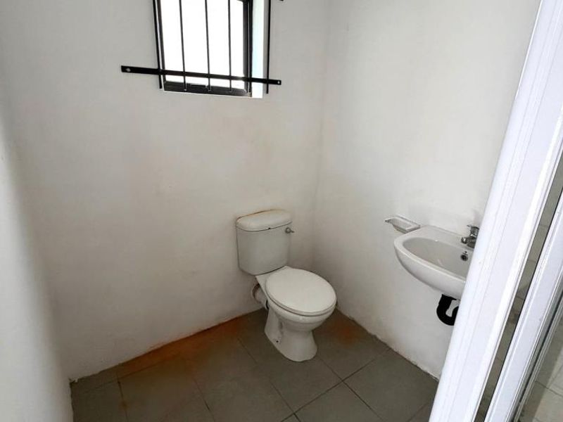 Spacious Two Bedroom Flat for Rent – Comfortable & Convenient Living! - Photo 10