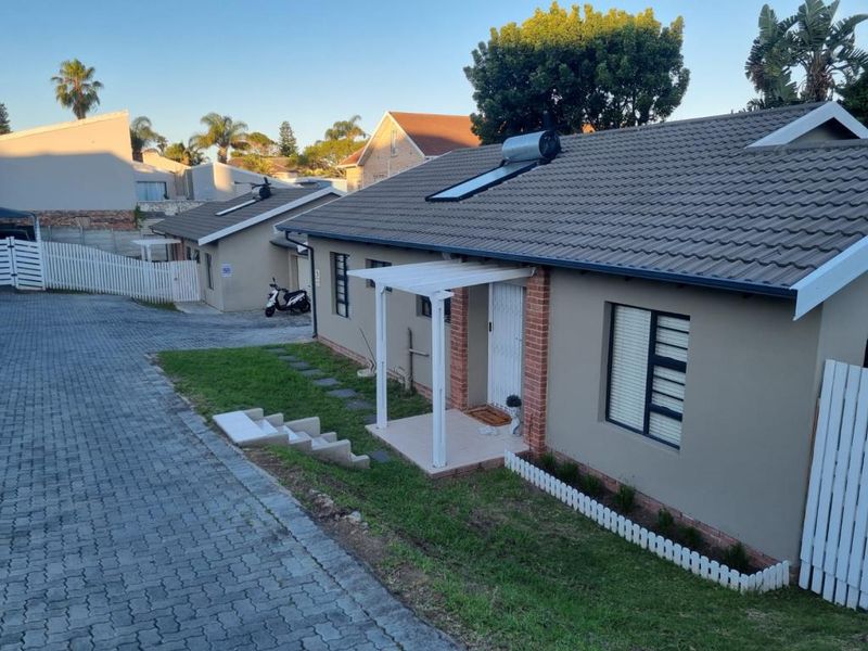 Modern Three Bedroom Townhouse in Secure Estate - Photo 1