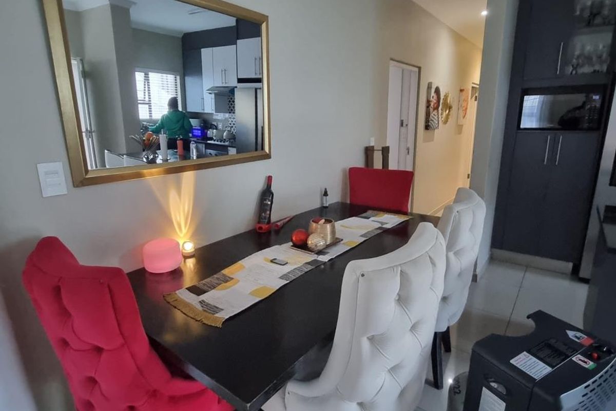 Modern Three Bedroom Townhouse in Secure Estate - Photo 3