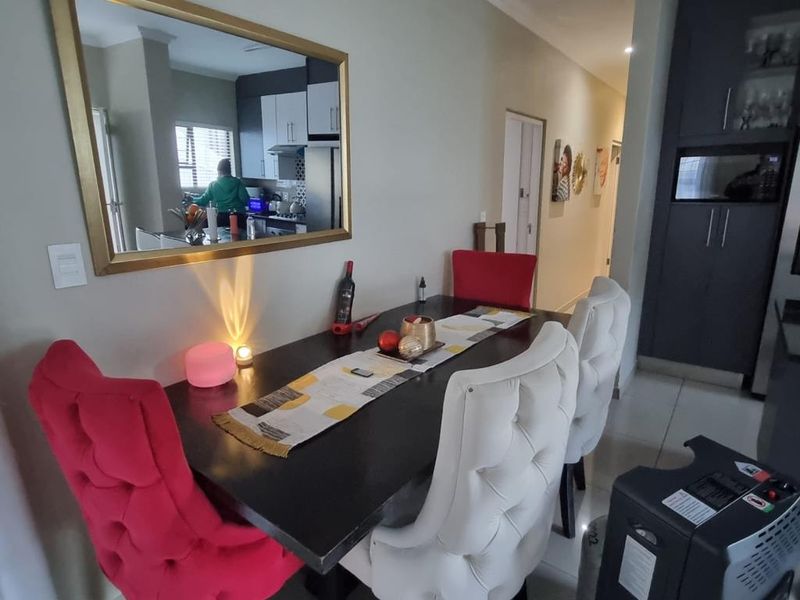 Modern Three Bedroom Townhouse in Secure Estate - Photo 3