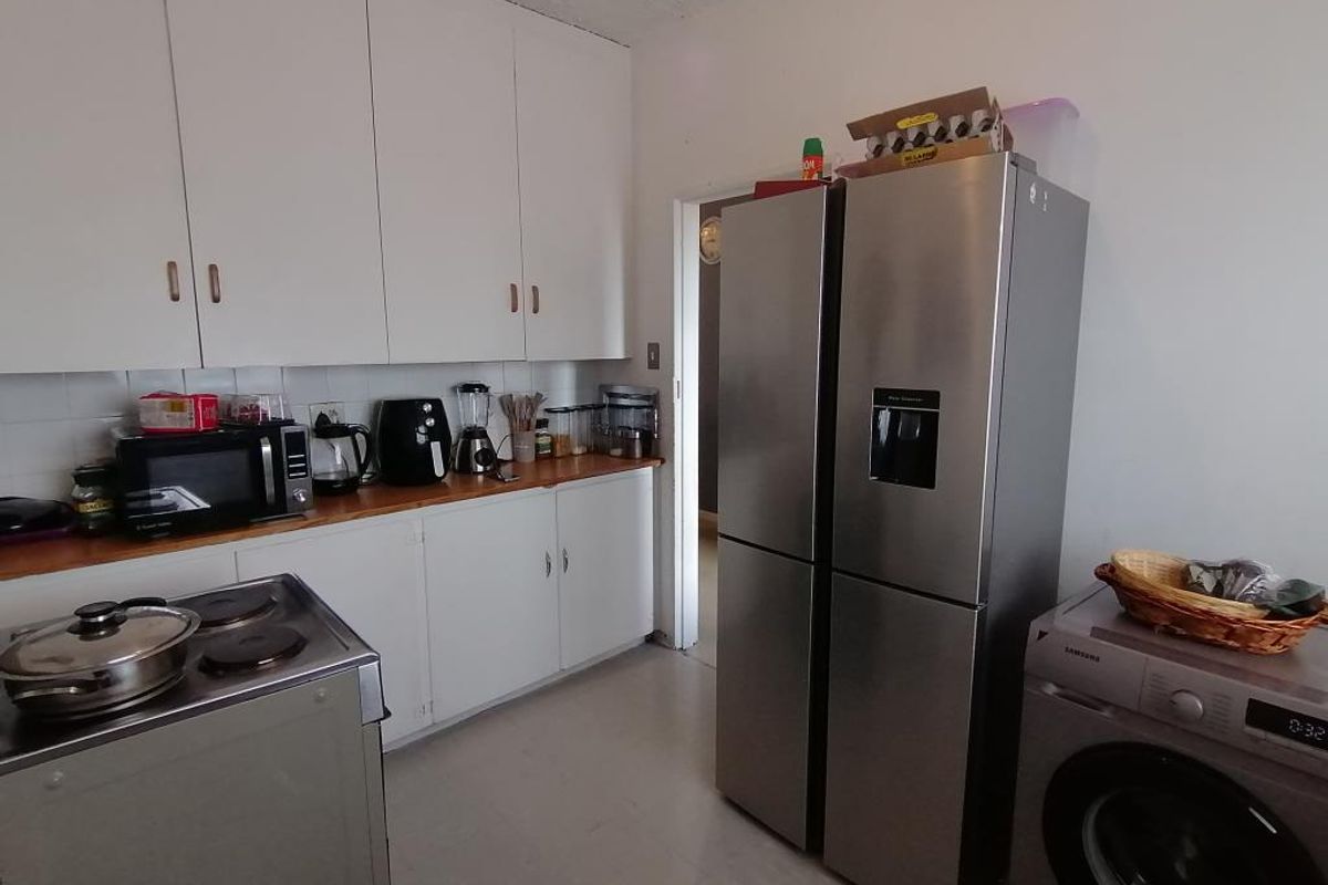 Beautiful Two Bedroom Flat For Rent in Elamcon Court, Amalinda - Photo 5