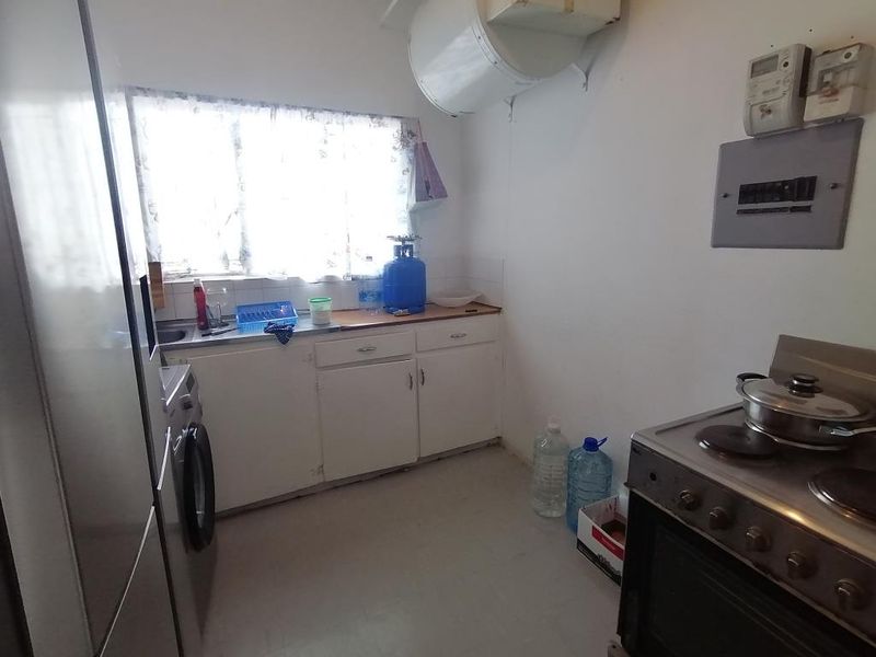 Beautiful Two Bedroom Flat For Rent in Elamcon Court, Amalinda - Photo 4