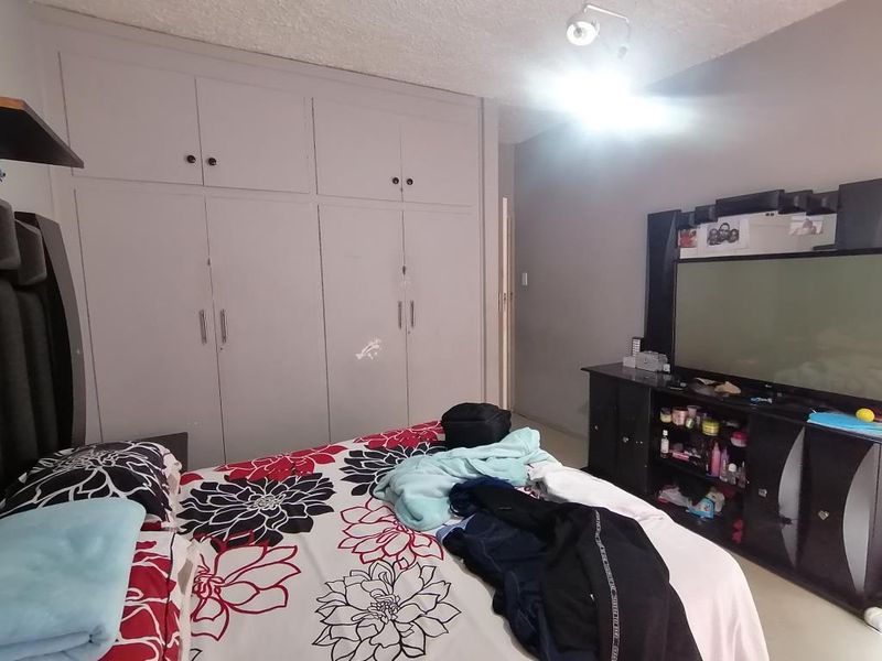 Beautiful Two Bedroom Flat For Rent in Elamcon Court, Amalinda - Photo 7