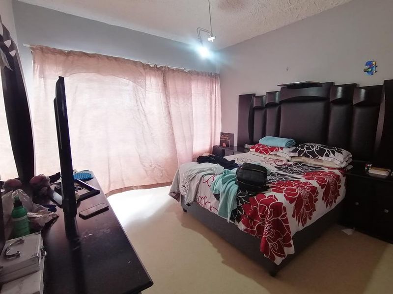 Beautiful Two Bedroom Flat For Rent in Elamcon Court, Amalinda - Photo 6