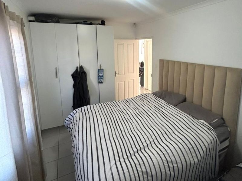 Modern 3-Bedroom Apartment in Rosy Ridge Complex in Gonubie |Pet Friendly |Parking |Security - Photo 8