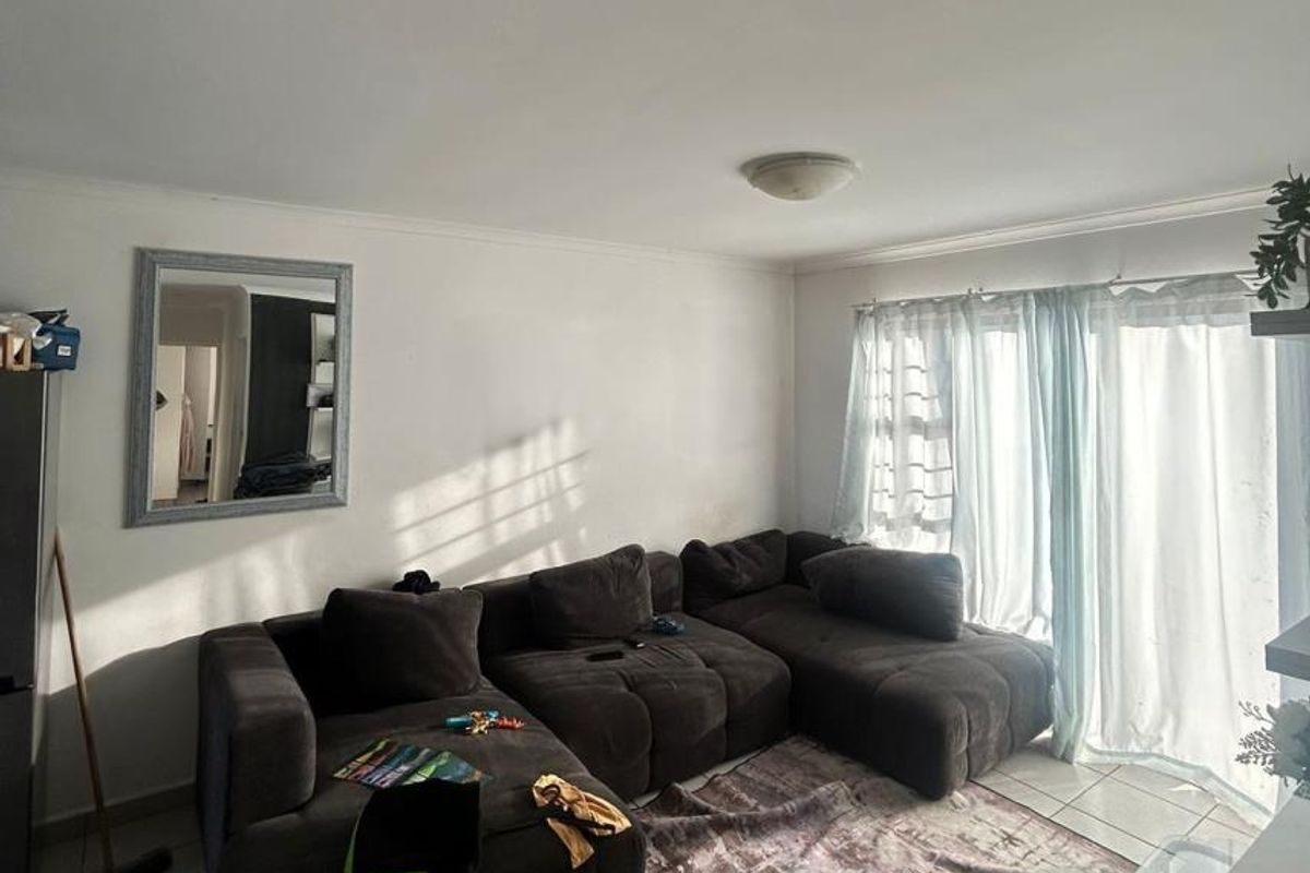 Modern 3-Bedroom Apartment in Rosy Ridge Complex in Gonubie |Pet Friendly |Parking |Security - Photo 4
