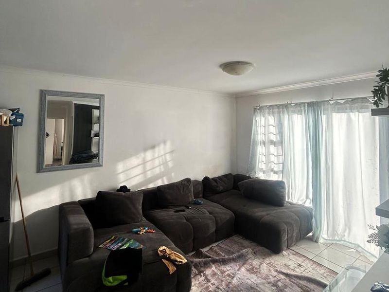 Modern 3-Bedroom Apartment in Rosy Ridge Complex in Gonubie |Pet Friendly |Parking |Security - Photo 4