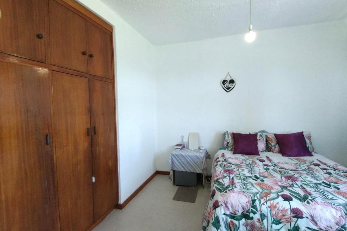 For Rent: Two Bedroom Flat in Belvedere Court, Southernwood - Photo 5